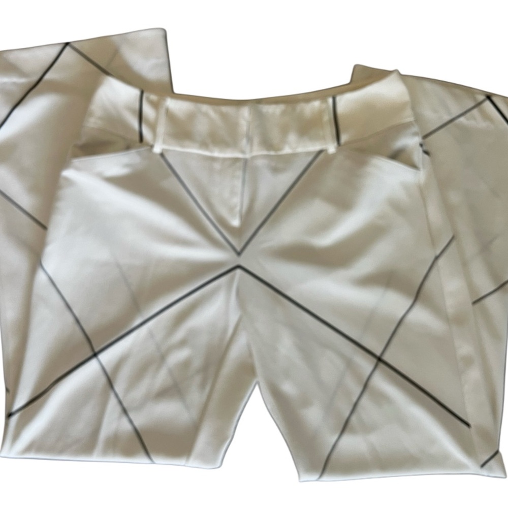 New York & Company White Pantsuit with Black Geometric Lines bootcut - Size 6